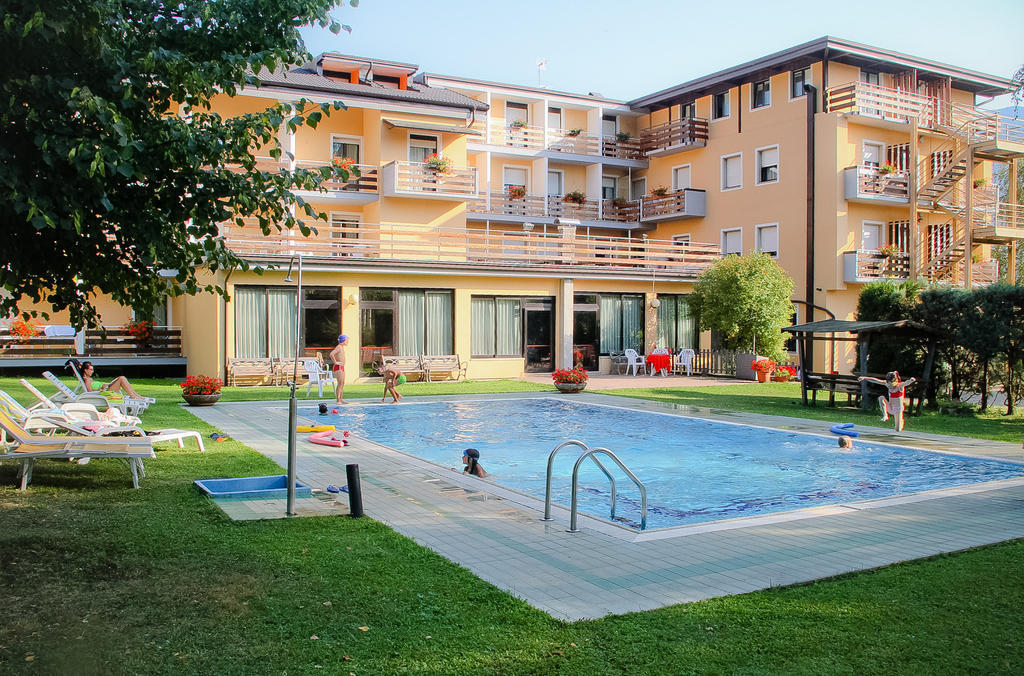 Hotel Dolomiti Levico Terme Exterior photo